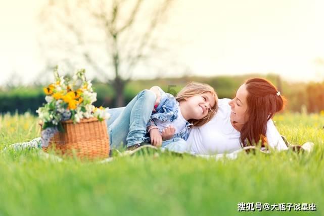 暖阳下的女孩们